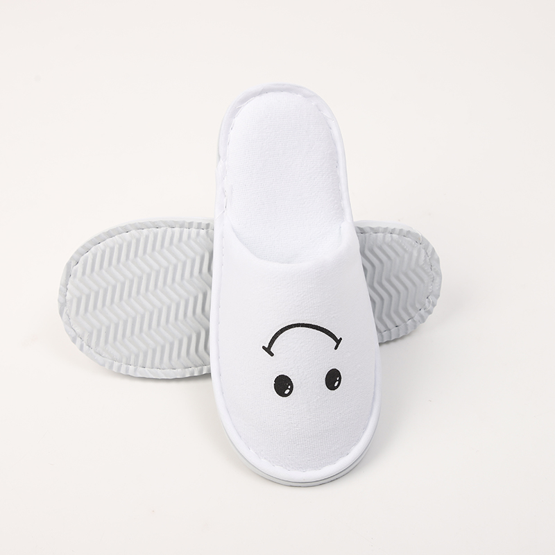 Disposable hotel slippers - children's size