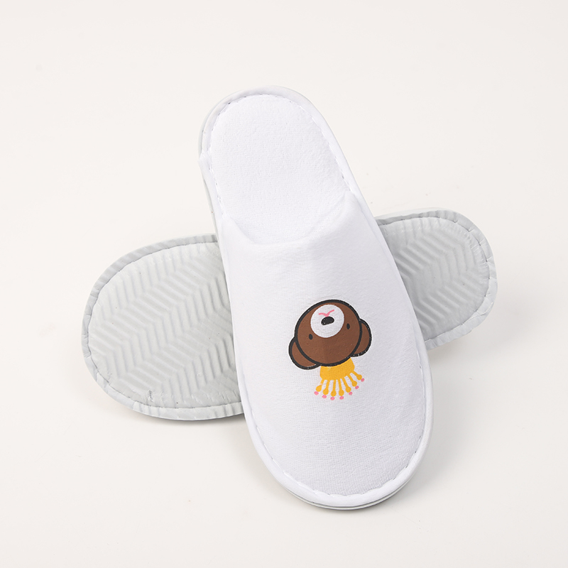 Disposable hotel slippers - children's size