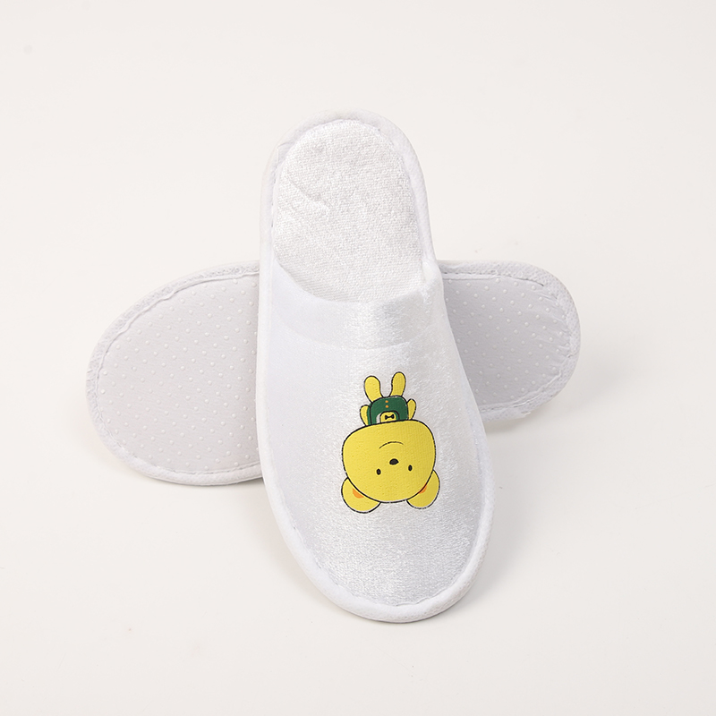 Disposable hotel slippers - children's size